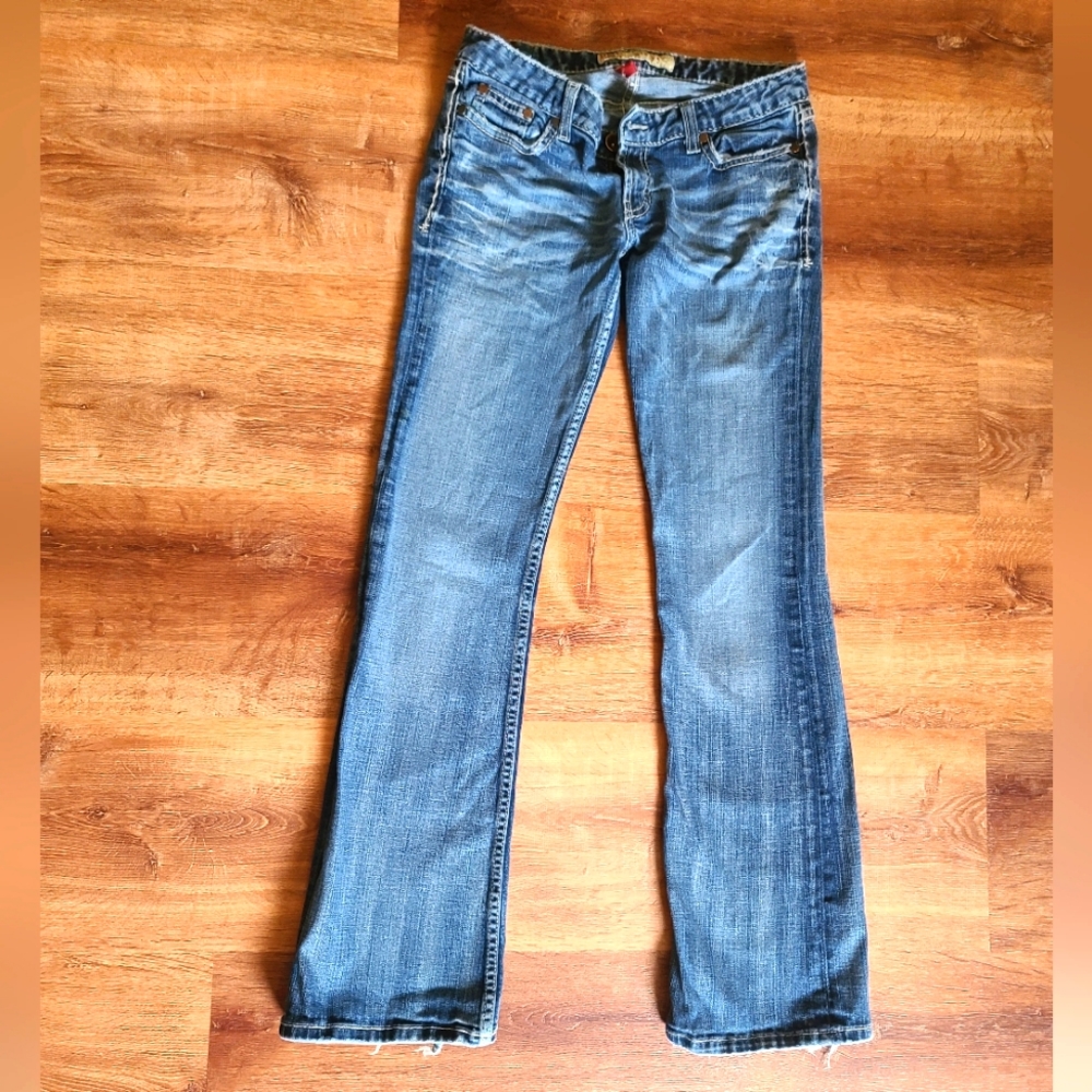 Buckle jeans